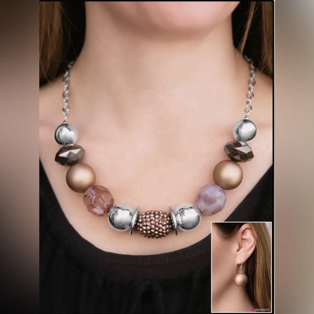 Paparazzi A Warm Welcome Necklace and Earrings Set